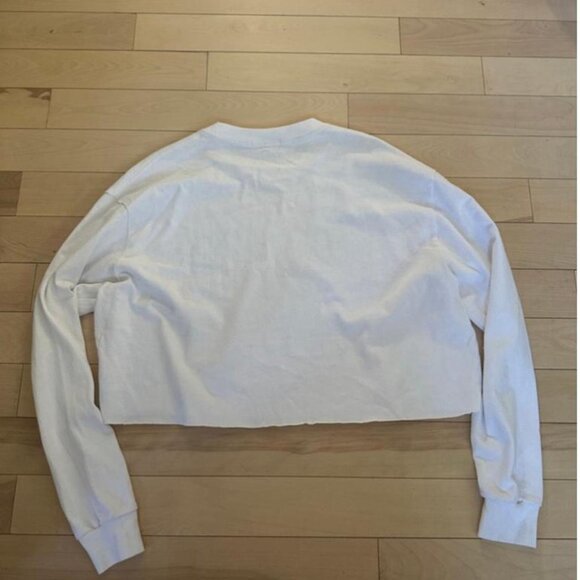 Classic Brandy Melville cropped crewneck with “Montreal” - Picture 8 of 8